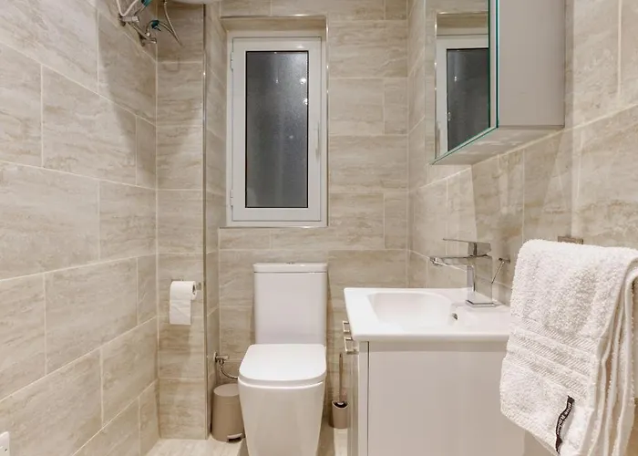 Apartman Designer 2br With Stunning Views In St Pauls By 360 Estates