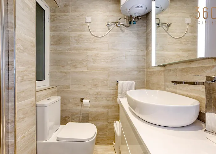 Apartman Designer 2br With Stunning Views In St Pauls By 360 Estates *