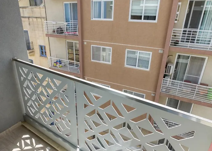 Designer 2br With Stunning Views In St Pauls By 360 Estates *