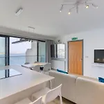 Designer 2br With Stunning Views In St Pauls By 360 Estates 세인트폴스베이